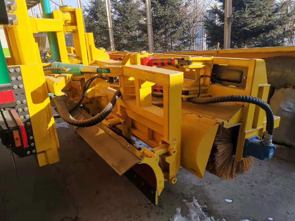 中器應急破冰除雪車四大優勢