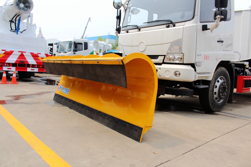 為什么大多數(shù)車(chē)輛都安裝推雪板用于道路除雪？